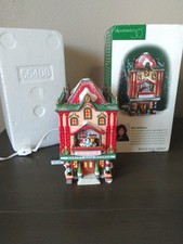 Dept. 56 North Pole Series: "Marie's Doll Museum 56408 Retired with box/light