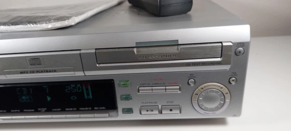 Philips CDR802 Audio CD Recorder 3-Disc Changer Player Silver Hifi Part Working - Image 4 of 4