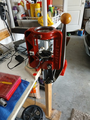 #ad Lee loadmaster progressive press. $227.00