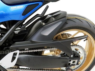 Yamaha XSR 900 2022-2025 Carbon Look & Silver Mesh Rear Hugger von Powerbronze