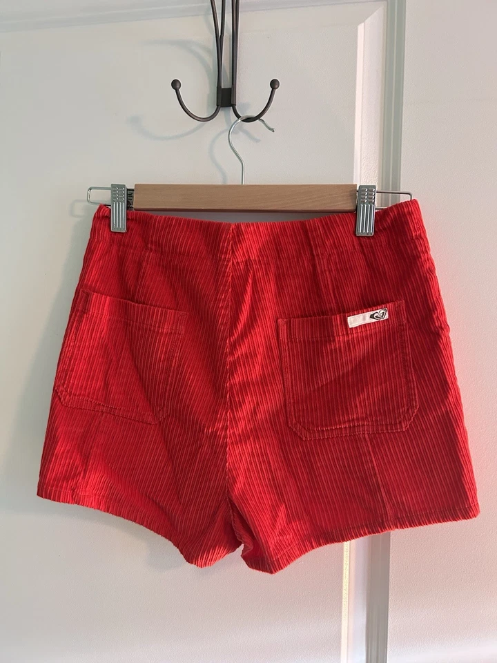 全新带标签 Roxy 女式红色灯芯绒短裤 - 26 码 - 全新带标签 — 第 2/4 张图片