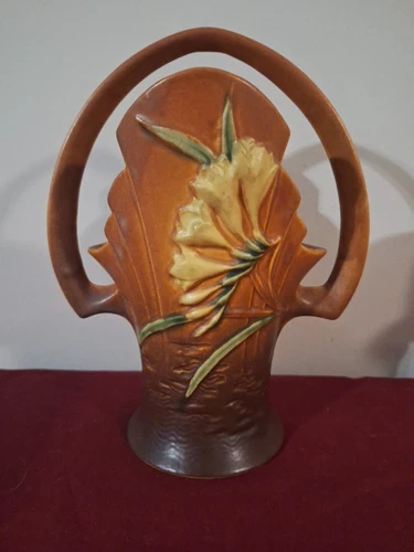 Roseville Freesia Brown 1945 Vintage Art Pottery Ceramic Basket 392-10