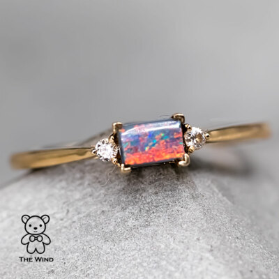 Minimalistischer rechteckiger australischer Felsbrocken Opal Diamant Verlobungsring 18K Gold