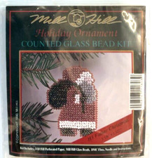 MILL HILL HOLIDAY ORNAMENT H3 - FATHER CHRISTMAS PIN COUNTED GLASS BEAD KIT