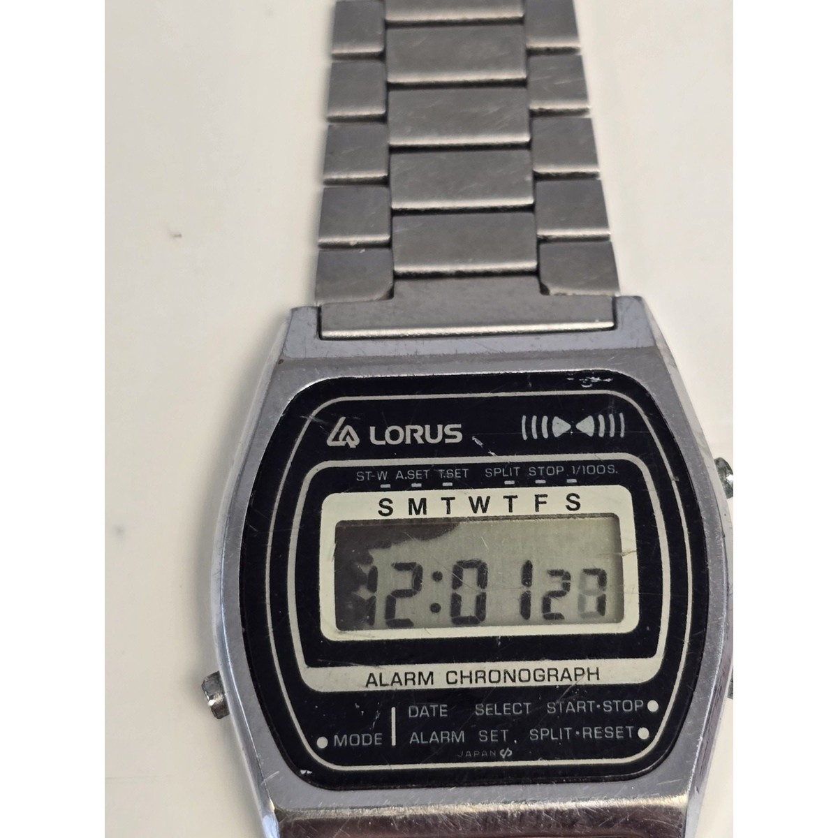 Vintage Seiko LORUS Alarm Chronograph Y799-4010 Japan Watch LCD