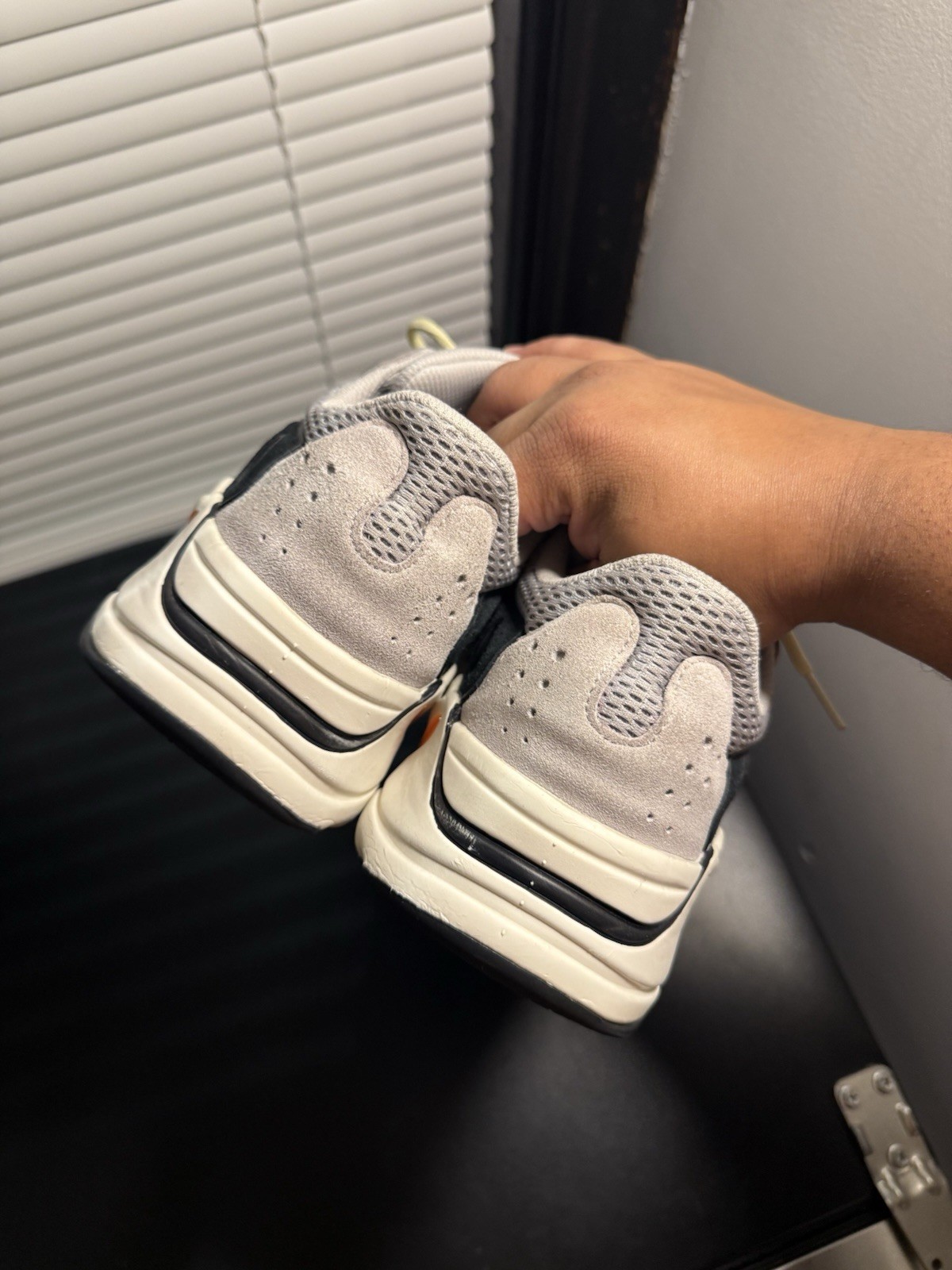 Adidas Yeezy Boost 700 Low Wave Runner Size 9 Good Condition thumbnail 11