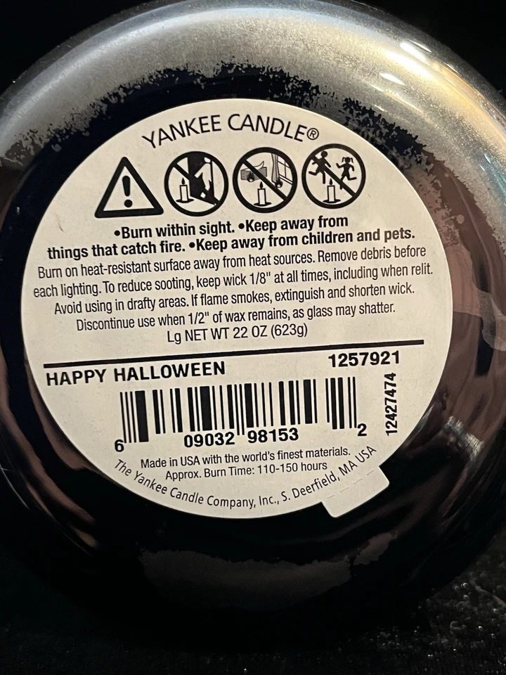Yankee Candle! Casi nuevo.  RARO, ¡¡Feliz Halloween!! ¡Fragancia de regaliz negro! Foto 4 de 4