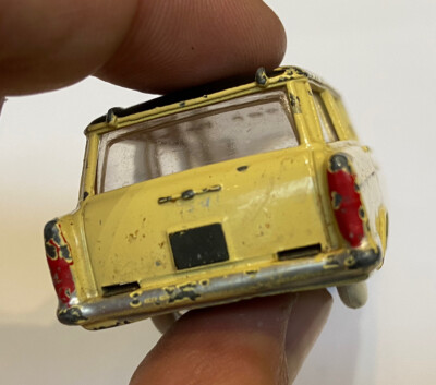 Modellino auto dinky toys 1:43 Fiat 1800 Familiale de agostini Modellino auto dinky toys 1:43 Fiat 1800 Familiale de agostini