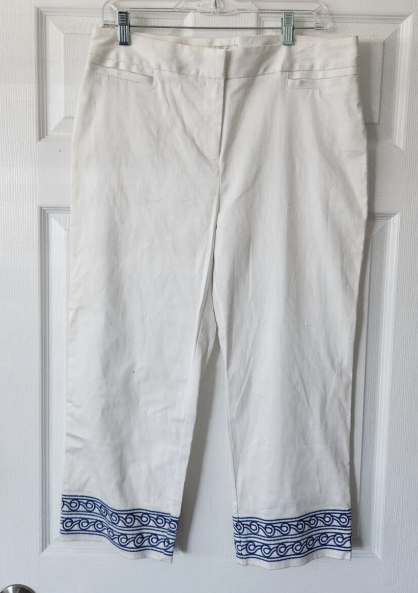 NEW Jaclyn Smith Womens Embroidered Bottom Leg Capri Pants Size 10