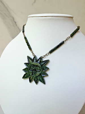 Estate Carved Natural GREEN Serpentine FACE IN SUN Pendant Necklace, 24''