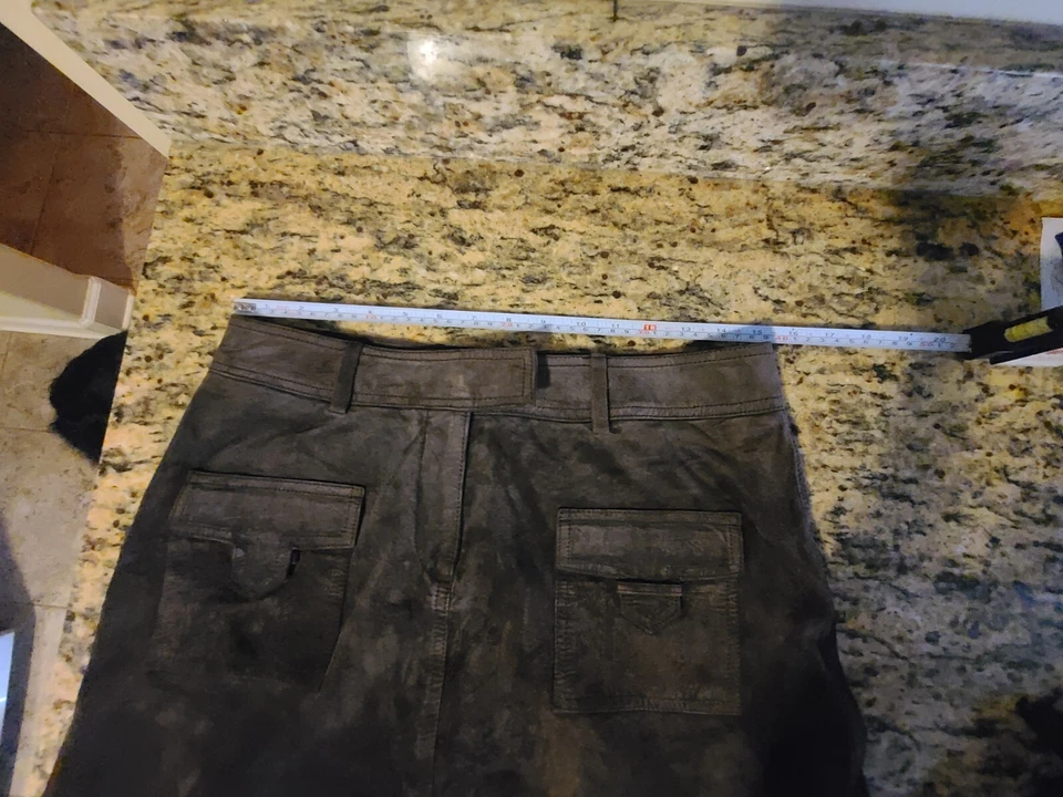 Falda De Colección INC NUEVA CON ETIQUETAS International Concepts Gamuza Marrón Talla 6 Cremallera Frontal Precio de venta sugerido por el fabricante $99 Foto 3 de 4