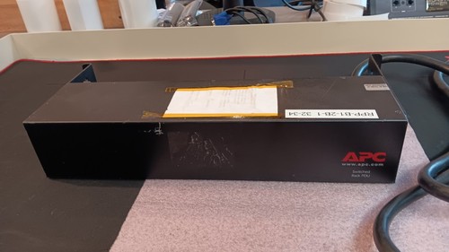 APC Switched Rack Mount 200-240VAC 24A 50/60Hz 16 Outlet PDU AP7911 - Picture 5 of 7