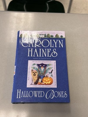 Hallowed Bones Carolyn Haines HC 2004 Sarah Booth Delaney Mystery