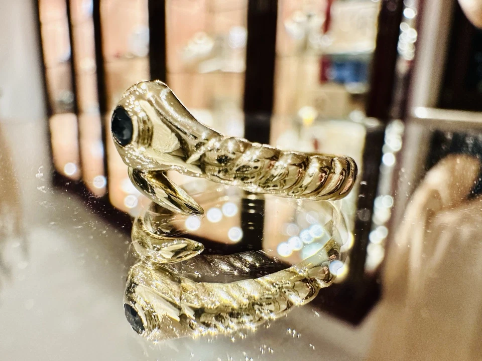 Schlangenring Aus 18Kt 750 Gold Mit Blauem Saphir Und Diamanten 3,39 Gramm - Bild 3 von 4