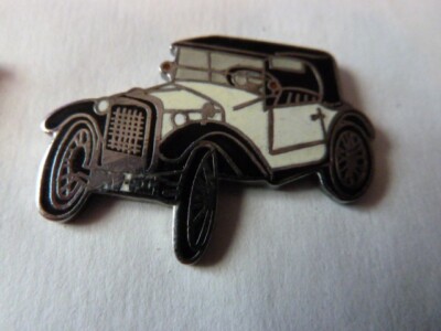 PIN' S 'AUTO / TOLLER TACOT ????  / EMAILLE