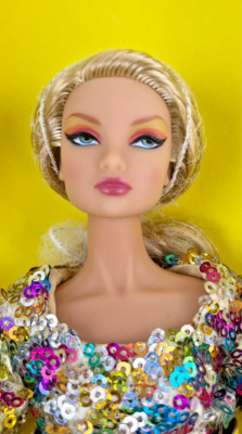 Integrity Toys Erin S Psychedelic Splash 2011 Jet Set Centerpiece NRFB 85003