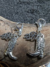 2  x Charm Anhänger Cowboy Stiefel / Traumfänger Schmuck DIY basteln