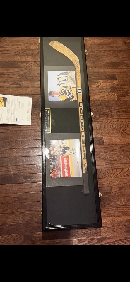 Palo autografiado Mario Lemieux Pittsburgh Penguins con JSA LOA y vitrina Foto 2 de 4