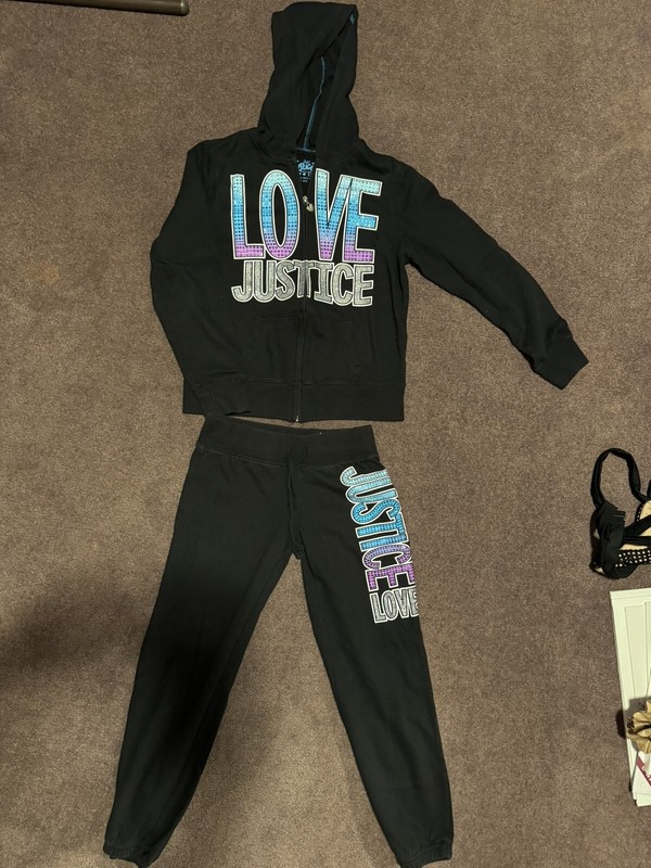 Justice sweat outfit Girls Size 10/12. Gently Used