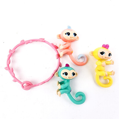 WowWee Fingerlings Blindbag Mini Figures with Bracelt Elsa Joy Bobby Lot of 3