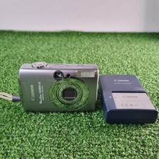 Canon Powershot SD800 IS Digital Compact Camera Working w/ Canon 3.8x IS Zoom