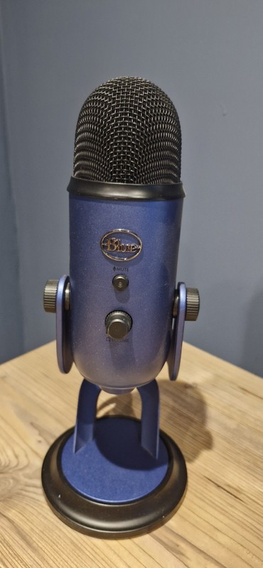 Logitech Blue Yeti USB Microphone - A00132 - Blue