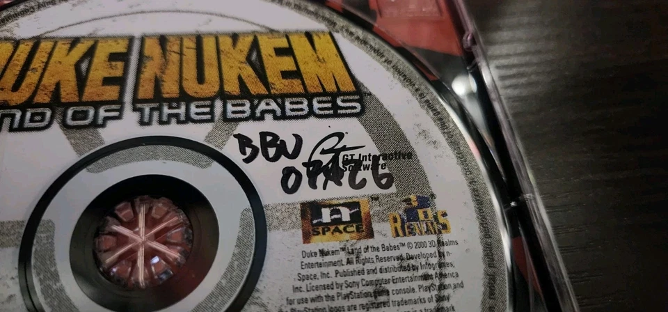 Duke Nukem Land of the Babes Playstation (CIB) - Image 3 of 4