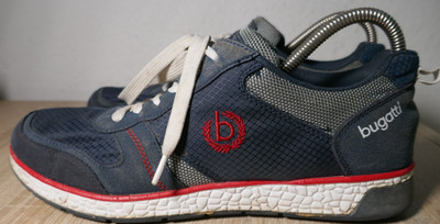  BUGATTI  LEICHTE  BLAUE SNEAKER  GRÖßE  42 GERNE & VIEL GETRAGEN HERRENSNEAKER
