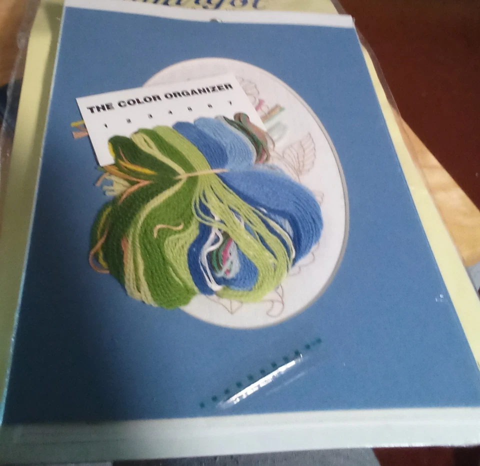 Weekenders Crewel work Morning Hummingbird kit - Image 2 of 2