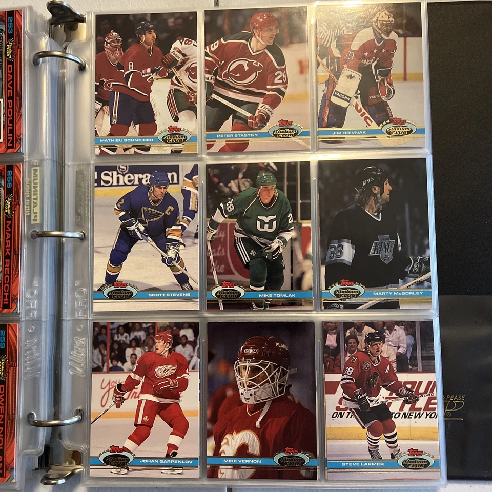 1991-92 Topps  Stadium Club Hockey 400 Card Set 12 Rookies 53 Hall Of Famers - Image 3 of 4