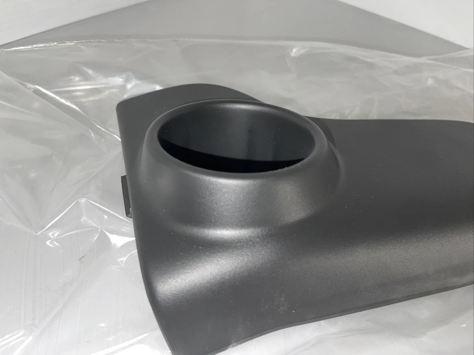 2002 - 2004 雪佛兰 Venture Montana 第三排车手侧杯架装饰 — 第 2/4 张图片