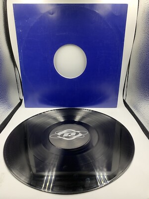 LP MUSICA ELETTRONICA U 96*   Love Sees No Colour Europe 1999 861 603-1
