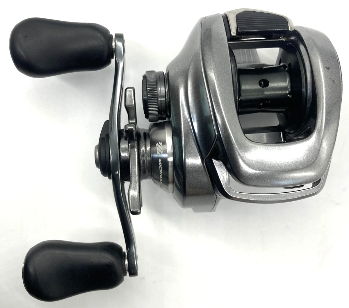 SHIMANO 18 Bantam MGL HG Right Handed Bait Casting Reel No Box