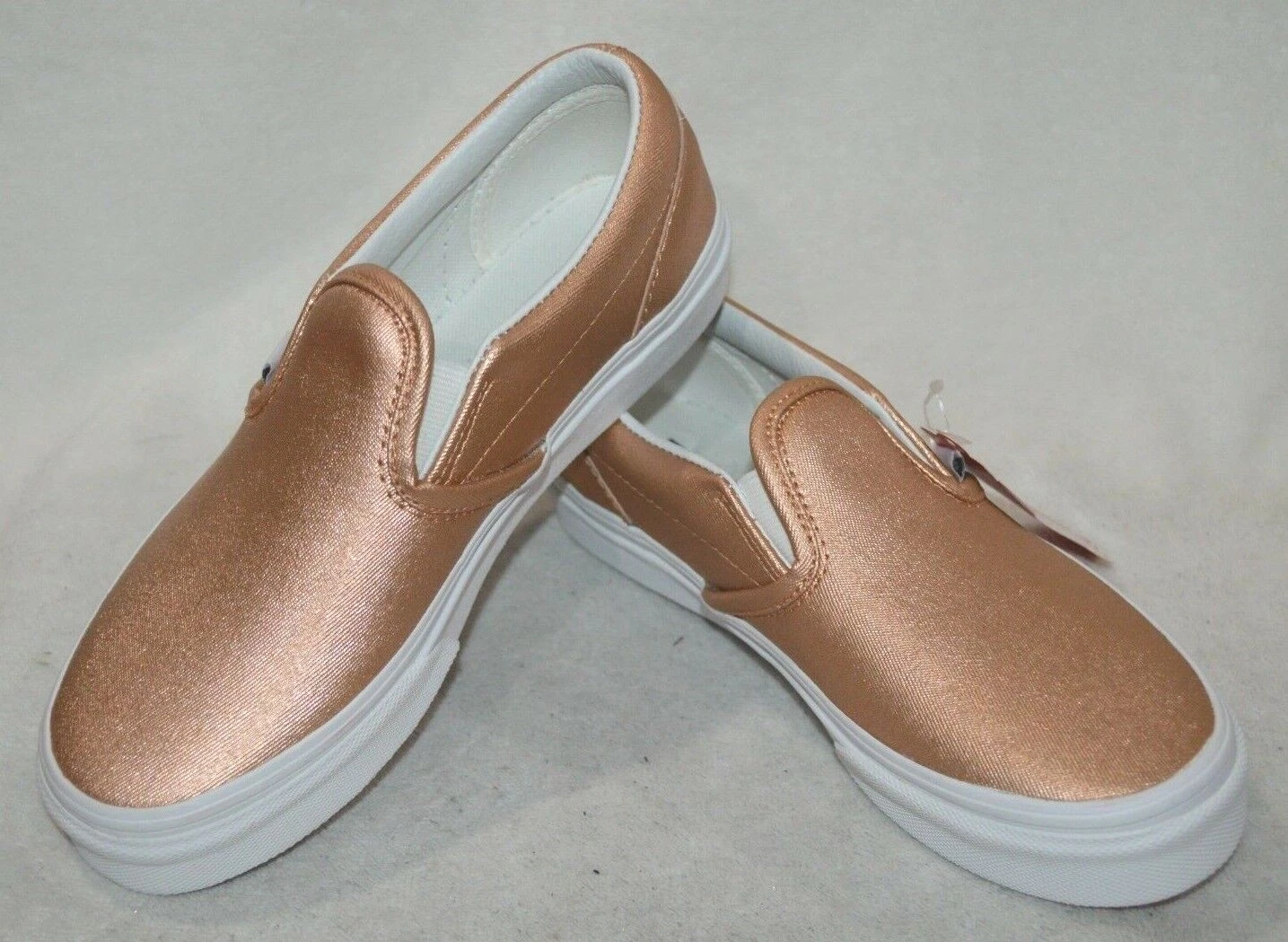 Scarpe da skate slip on classiche in pelle metallica oro rosa Vans taglia 11 5 nuove con etichette