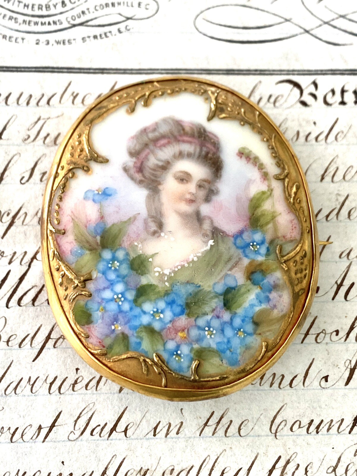 Antique Victorian Lady Gold Gilt Portrait Brooch Came… Gem