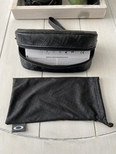 Oakley sunglasses black soft shell vinyl case with wrist strap A4