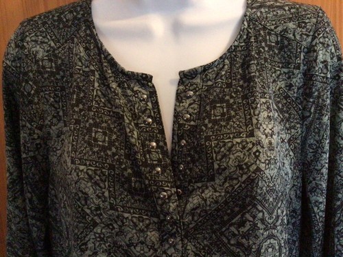 Rock & Republic Womens S Gray Black Print Silver Studs Tunic Blouse - Picture 5 of 8