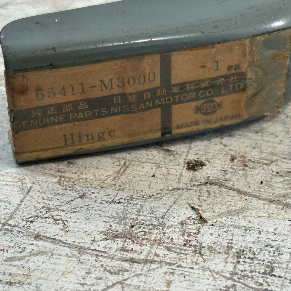 Bisagra de capó vintage nueva genuina OEM Nissan 65411M3000 para Micra K10 1982-1992 Foto 4 de 4