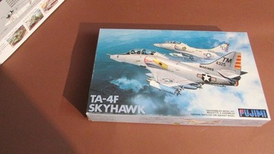 Fujimi Douglas TA-4F Skyhawk 1/48 Flugzeug Modellbausatz selten