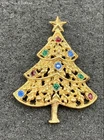 Vintage Eisenberg Ice Gold Tone Multi Rhinestone Christmas Tree Brooch Pin 1.75"
