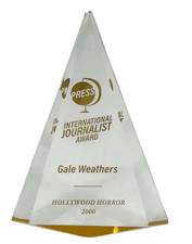 Scream 6 SCREEN USED PROP GALE WEATHERS JOURNALISM AWARD COA