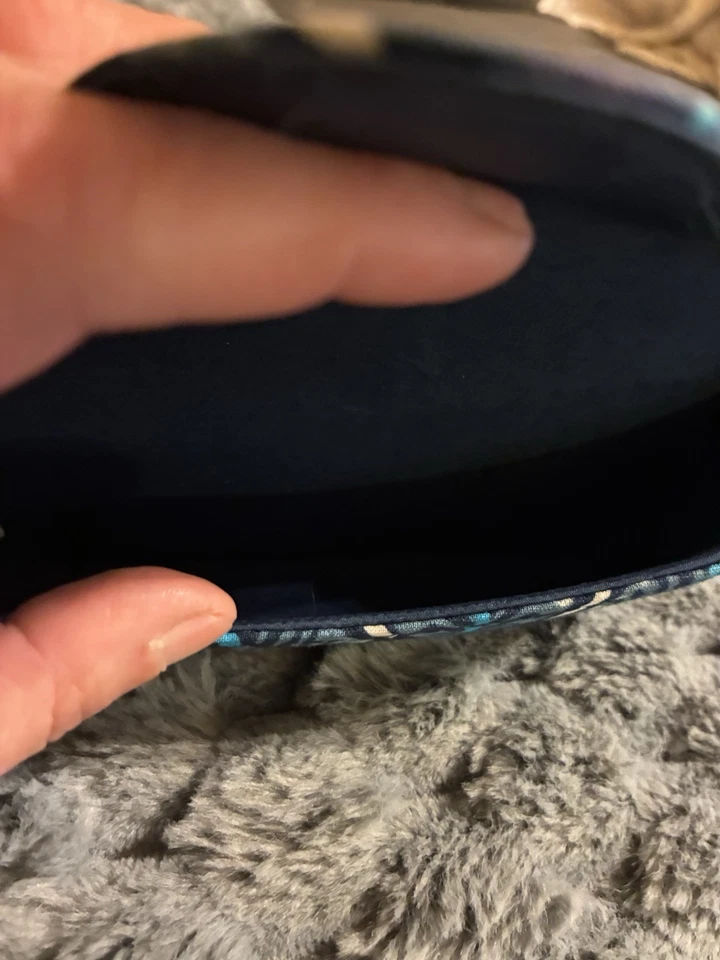 Vera Bradley Blue Island Medallion Hard Shell Sunglasses Case Holder - Image 2 of 4
