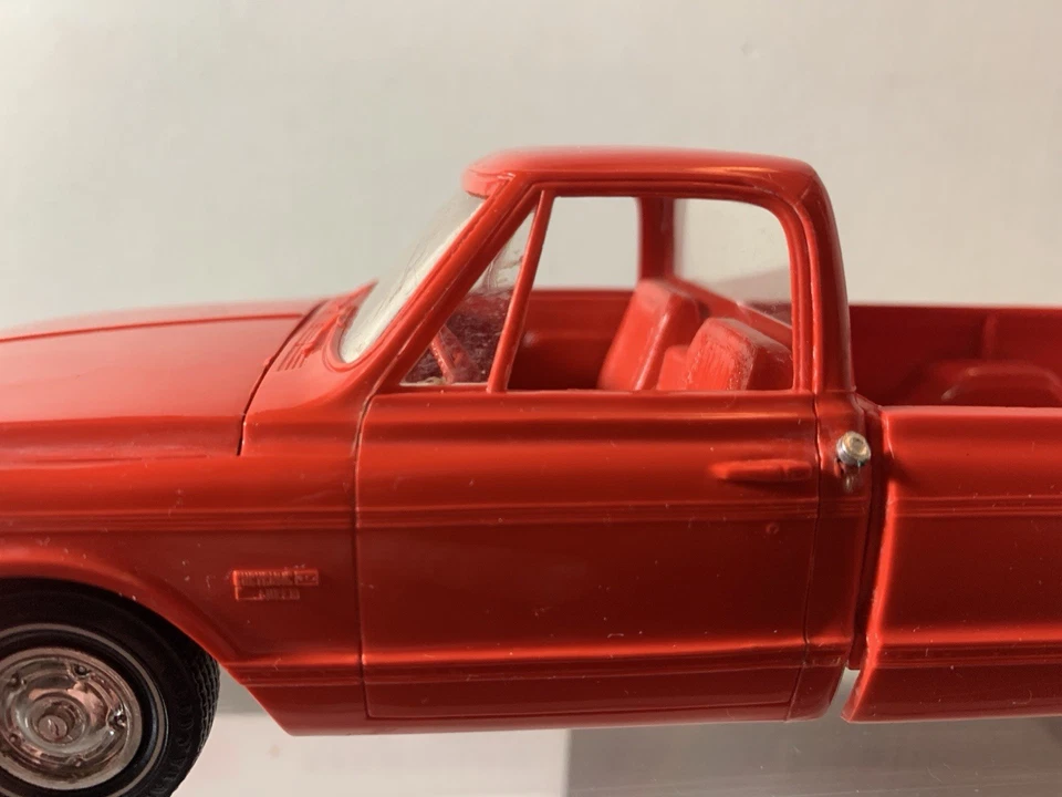 AMT 1970 Chevrolet CST-10 Pickup 1/25 Scale Promo Truck - Red - Image 2 of 4