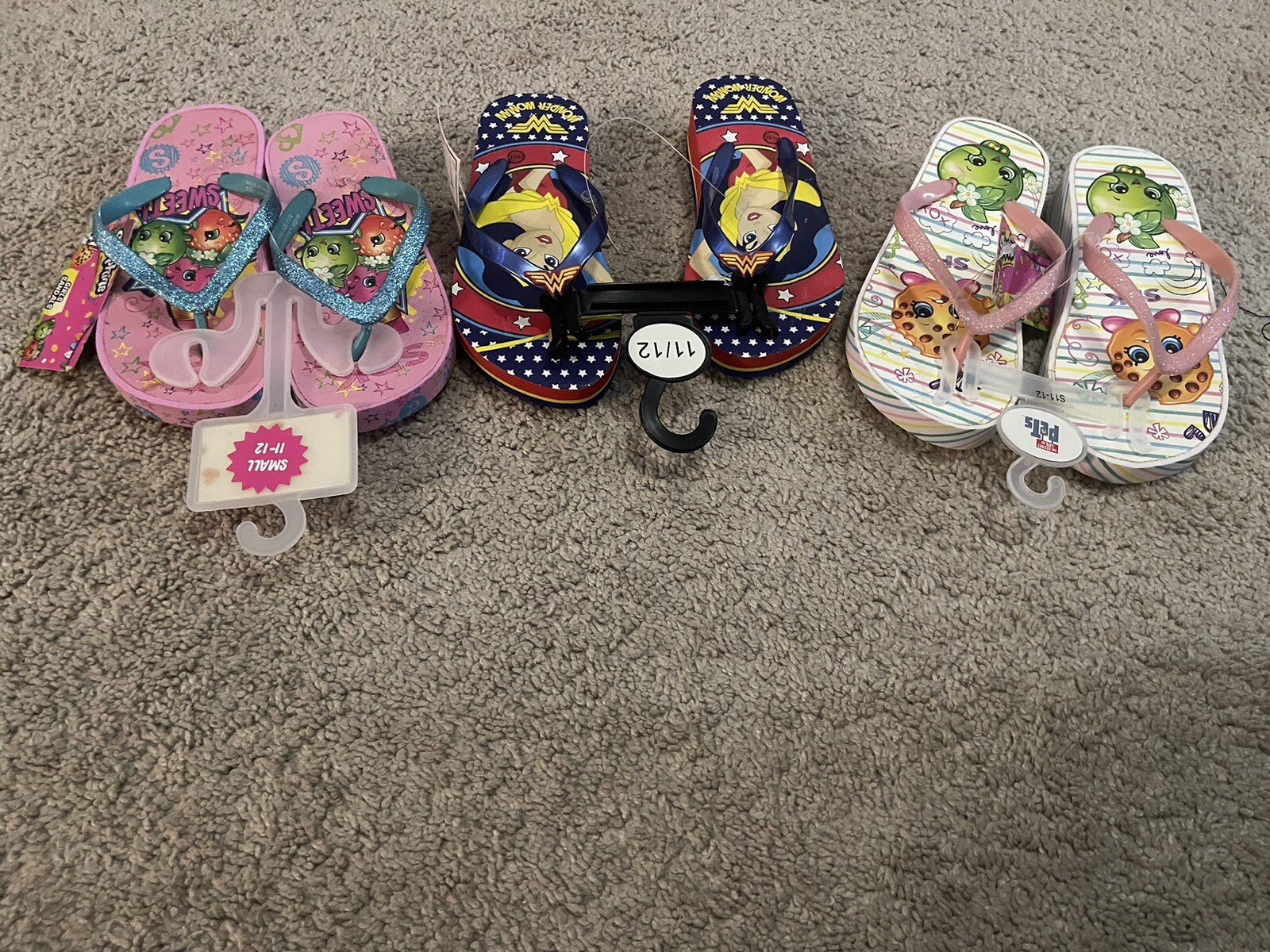 Lotto di 3 scarpe da ragazza infradito super donna Shopkins taglia 11 12