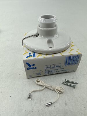 EAGLE PORCELAIN TWO PIECE PULL CHAIN RECEPTACLE WITH U GROUND OUTLET #659 NIB