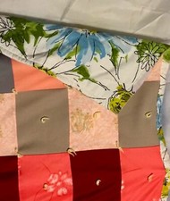 VTG cottage core Quilt Folk Art Quilt Daisies 1960-70s Tie Patch Granny Quilt