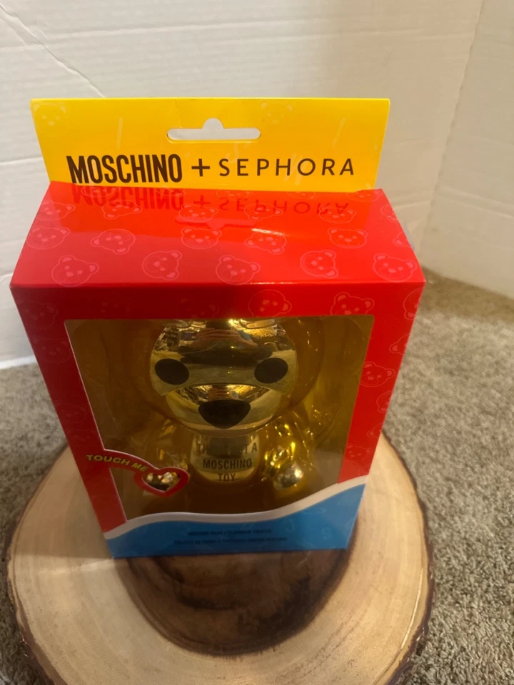 Moschino X Sephora Bear Eyeshadow Palette NIB - Image 2 of 4