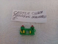 VINTAGE SUPER RARE GUMBALL/VENDING CASTLE CHARM/TOY (MISSING DRAWBRIDGE)