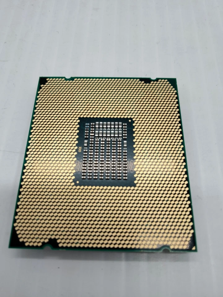 Procesador Intel Core i9-10980XE CPU 3,0 GHz SRGSG Foto 2 de 3