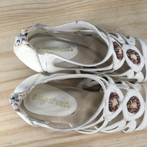 Sandali Easy Street donna 8,5 M cinturino bianco ecopelle zeppa casual perline - Foto 5 di 18